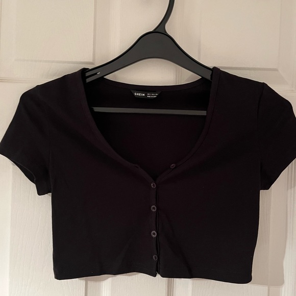 black crop top - Picture 4 of 5